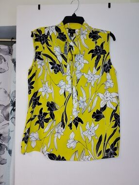 Worthington Yellow Floral Tie-Neck Sleeveless Blouse